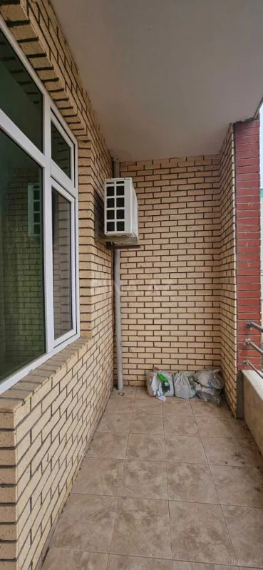 Satılır 3 otaqlı mənzil 165 m²