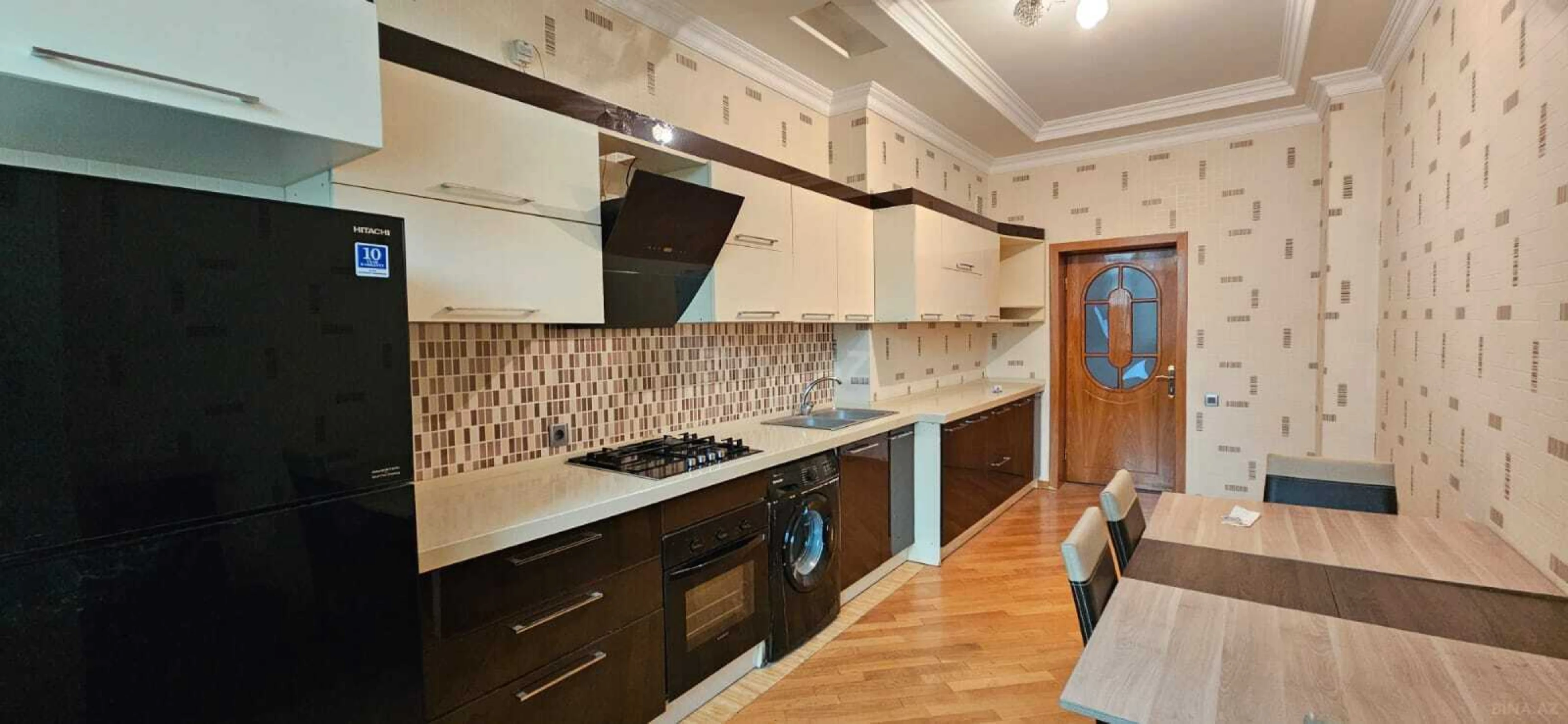 Satılır 3 otaqlı mənzil 165 m²