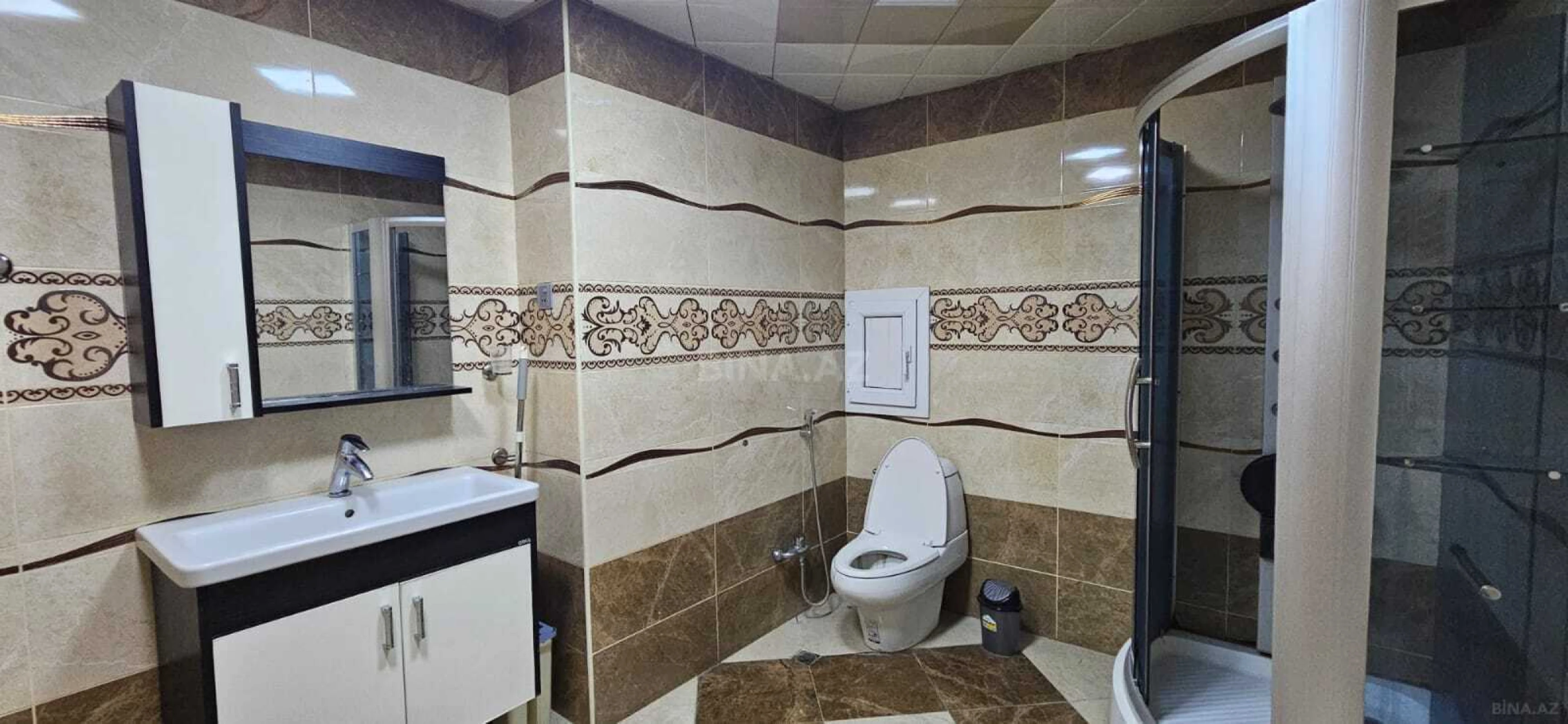 Satılır 3 otaqlı mənzil 165 m²