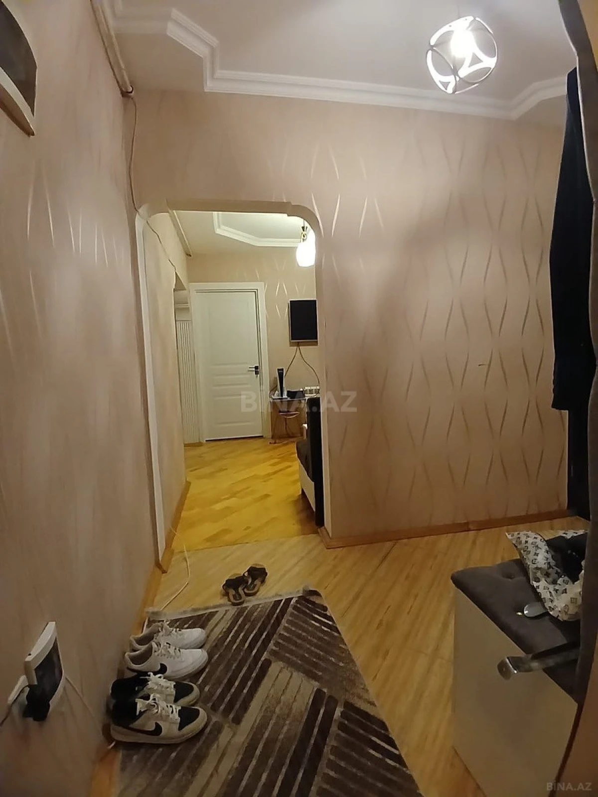 Satılır 4 otaqlı mənzil 120 m²