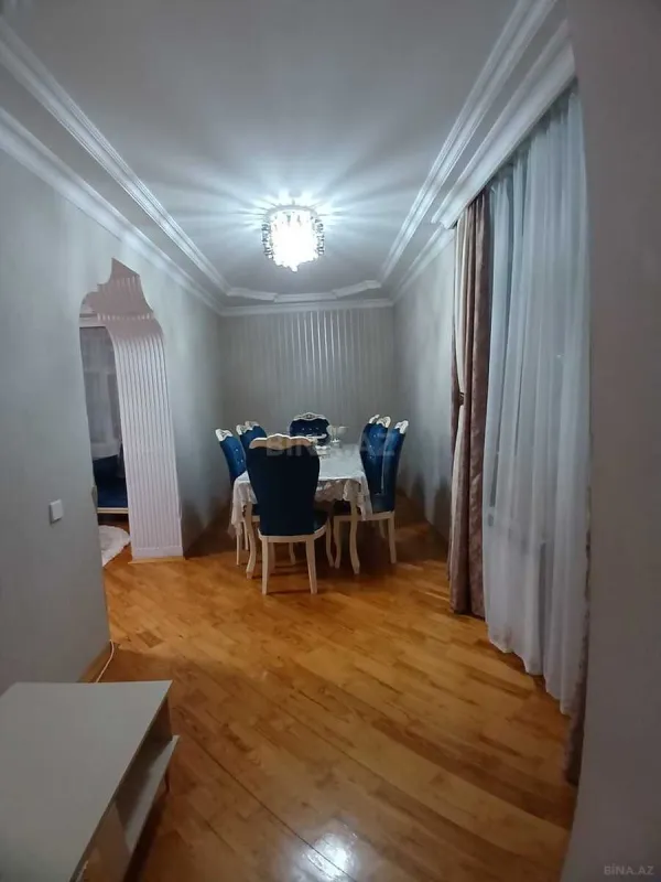 Satılır 4 otaqlı mənzil 120 m²