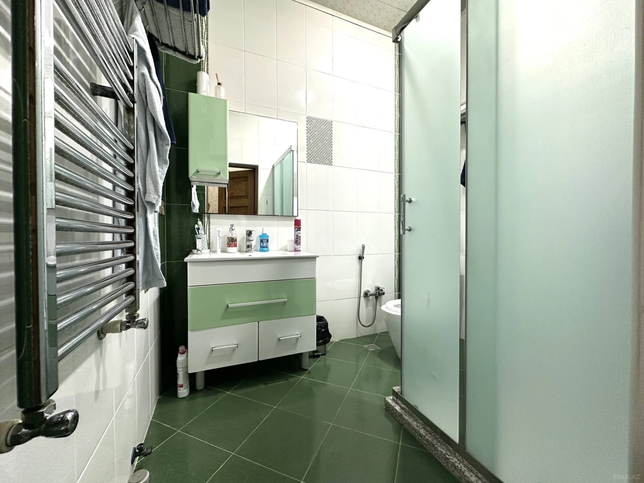 Satılır 5 otaqlı həyət evi 300 m²