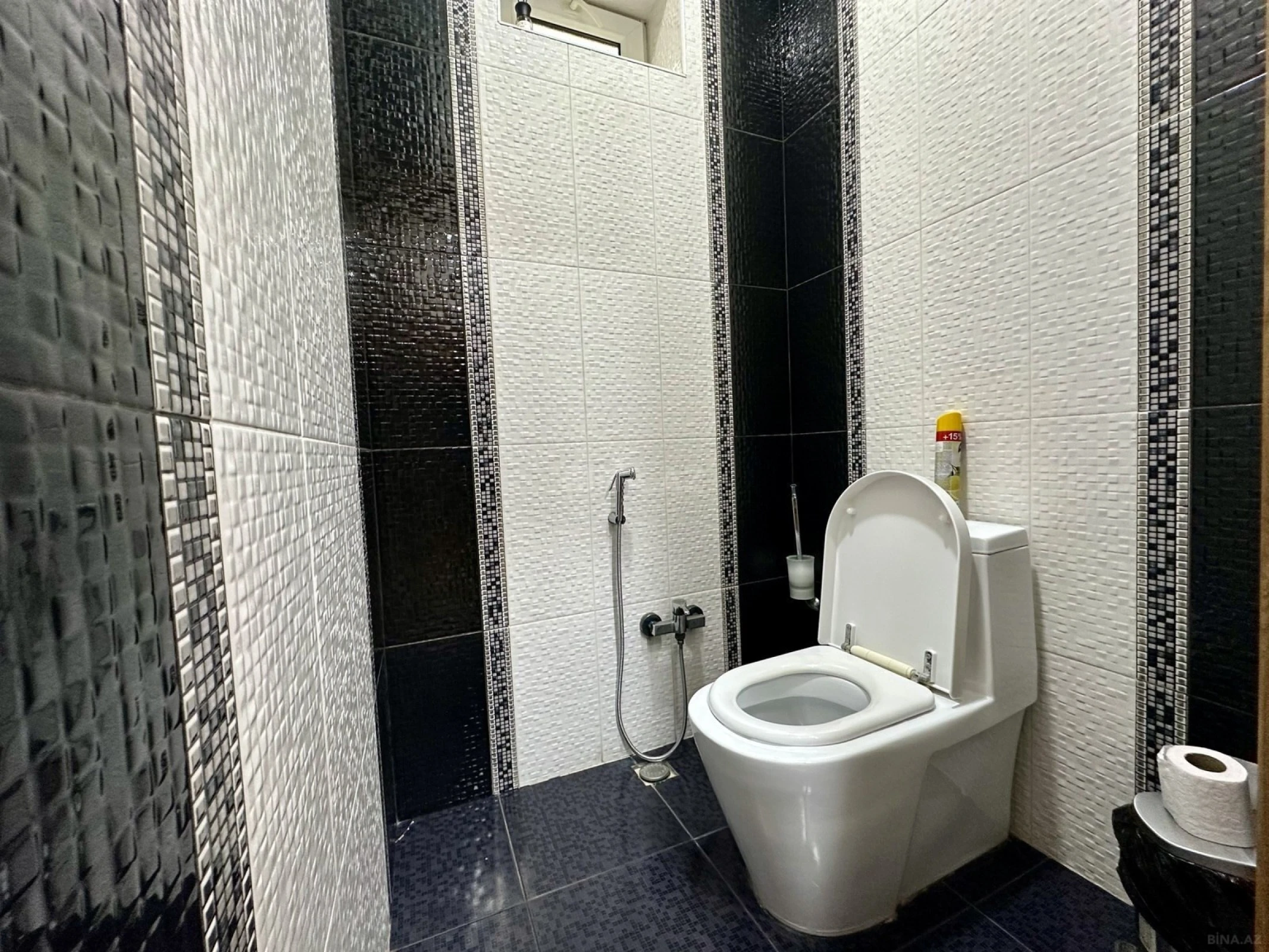 Satılır 5 otaqlı həyət evi 300 m²