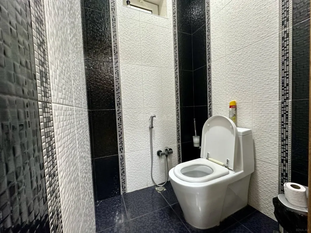 Satılır 5 otaqlı həyət evi 300 m²