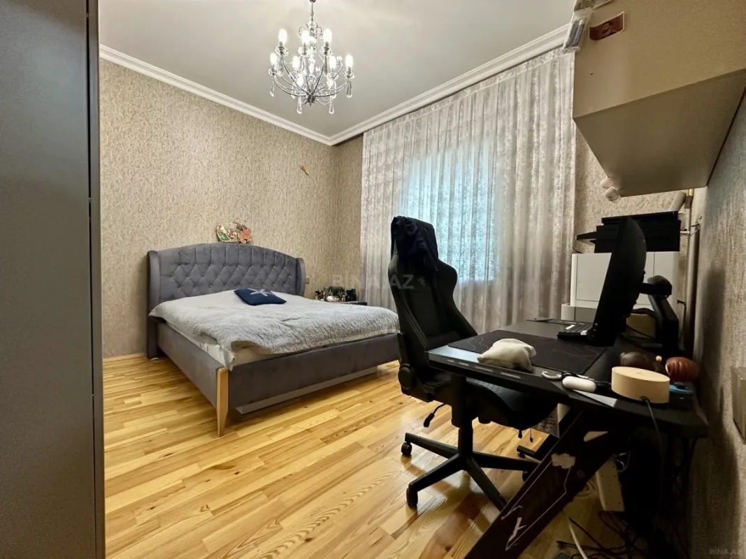 Satılır 5 otaqlı həyət evi 300 m²