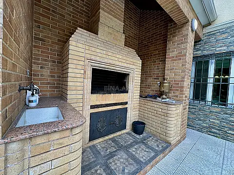 Satılır 5 otaqlı həyət evi 300 m²