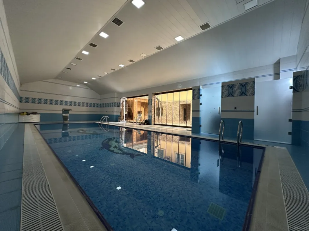 Satılır 5 otaqlı həyət evi 300 m²