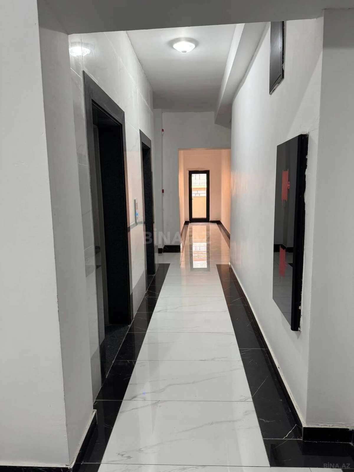 Satılır 4 otaqlı mənzil 165 m²