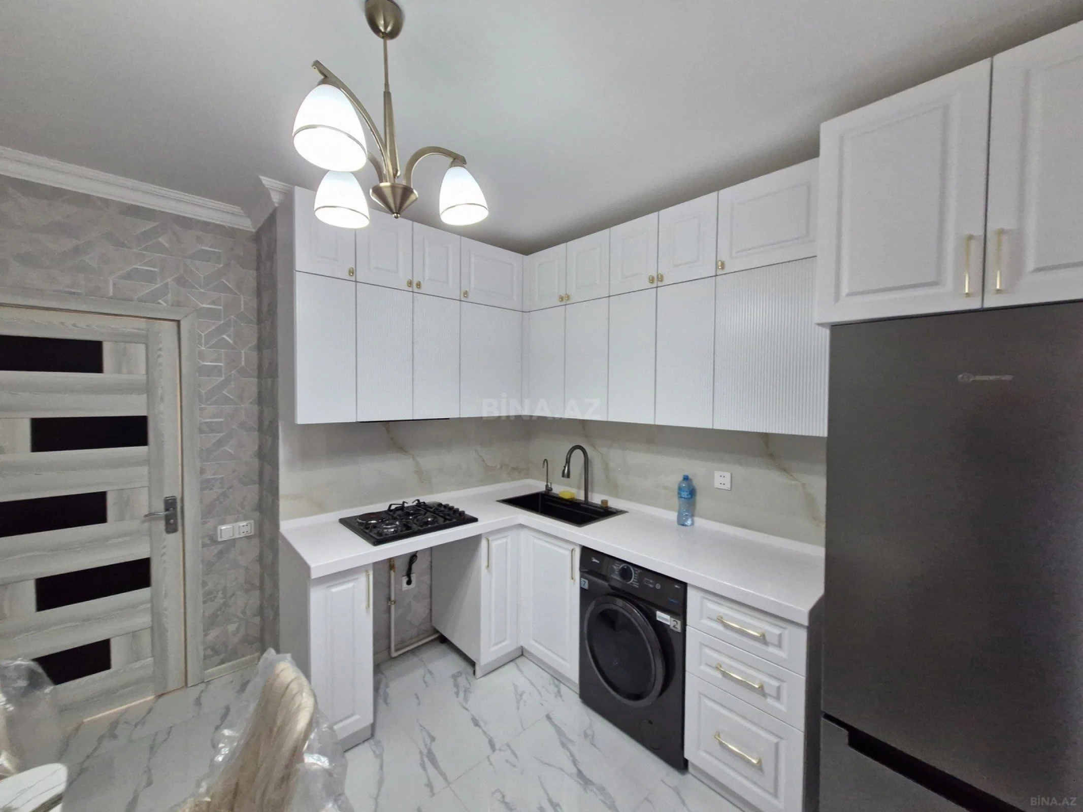 Kirayə verilir 3 otaqlı mənzil 105 m²