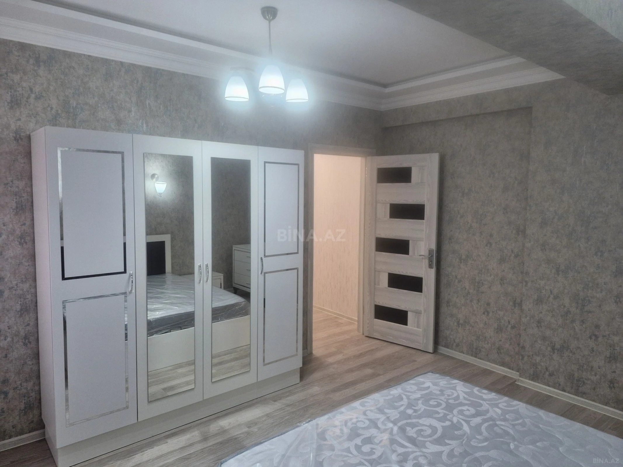 Kirayə verilir 3 otaqlı mənzil 105 m²