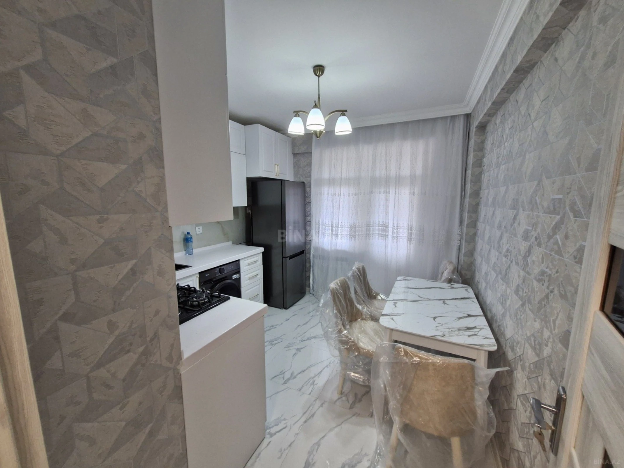 Kirayə verilir 3 otaqlı mənzil 105 m²
