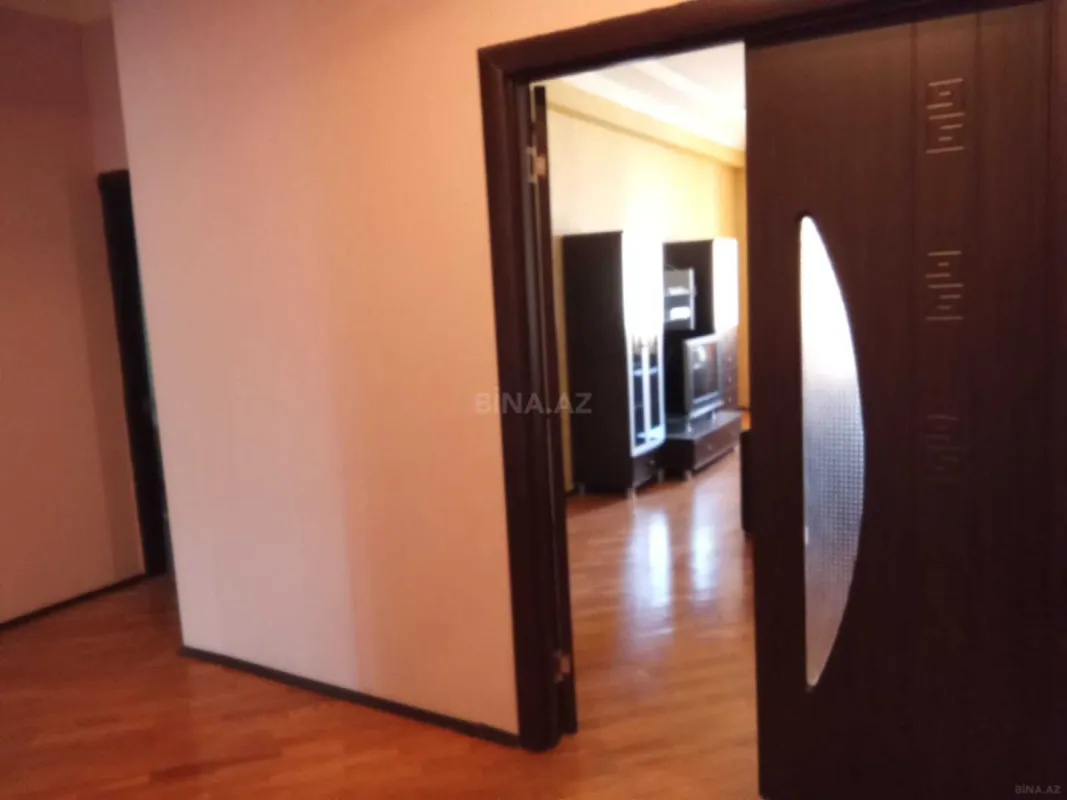 Kirayə verilir 2 otaqlı mənzil 100 m²