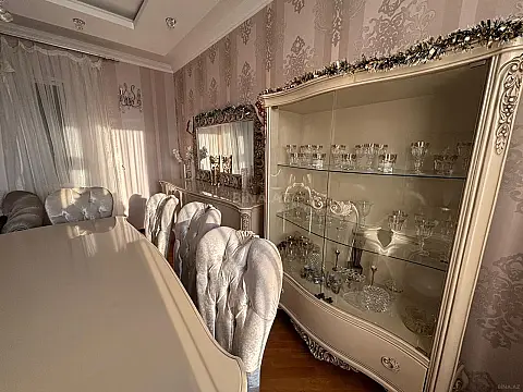 Satılır 3 otaqlı mənzil 168 m²