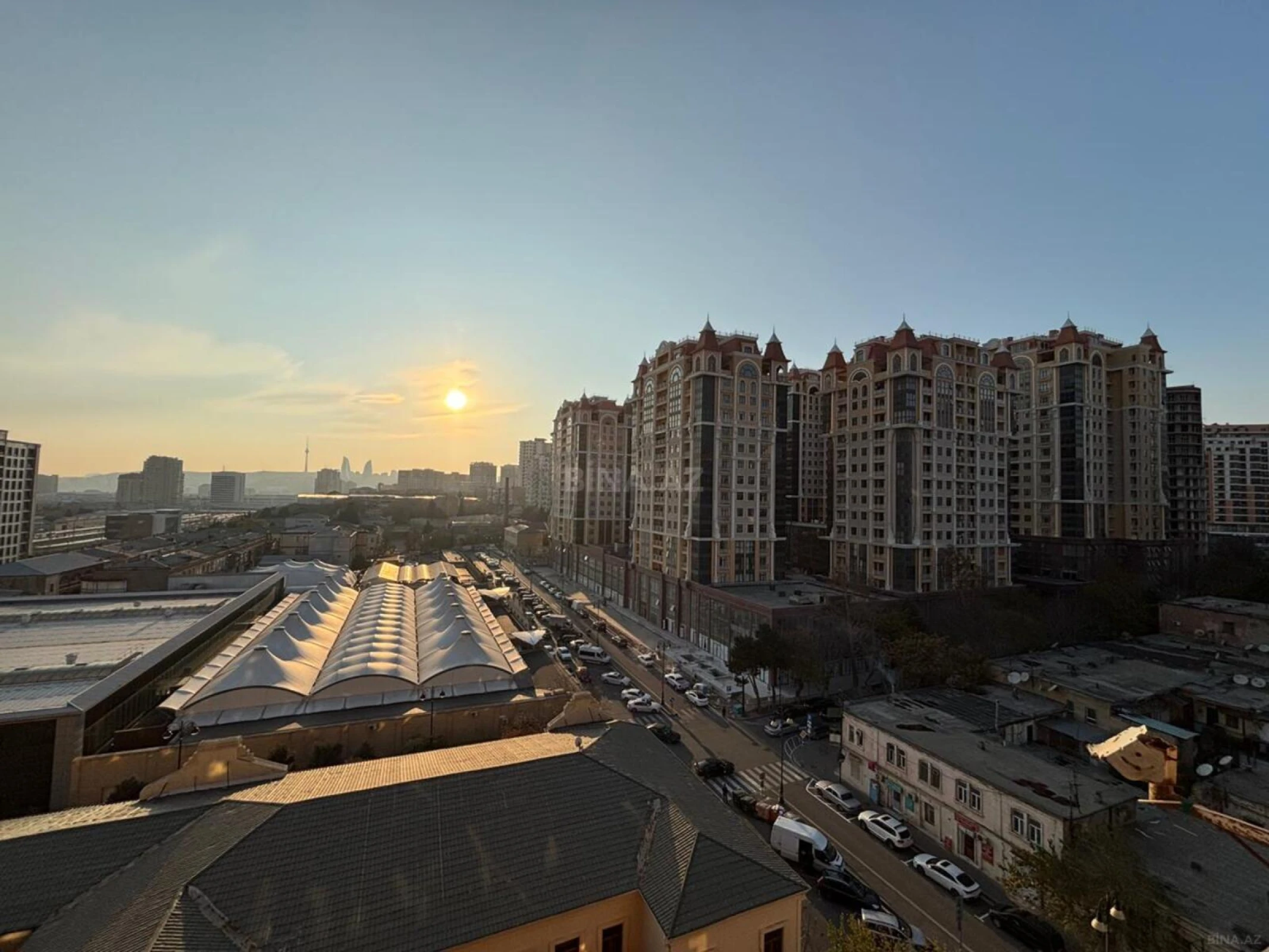 Satılır 3 otaqlı mənzil 168 m²