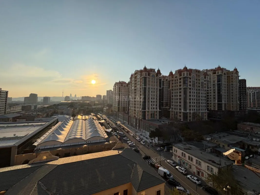 Satılır 3 otaqlı mənzil 168 m²