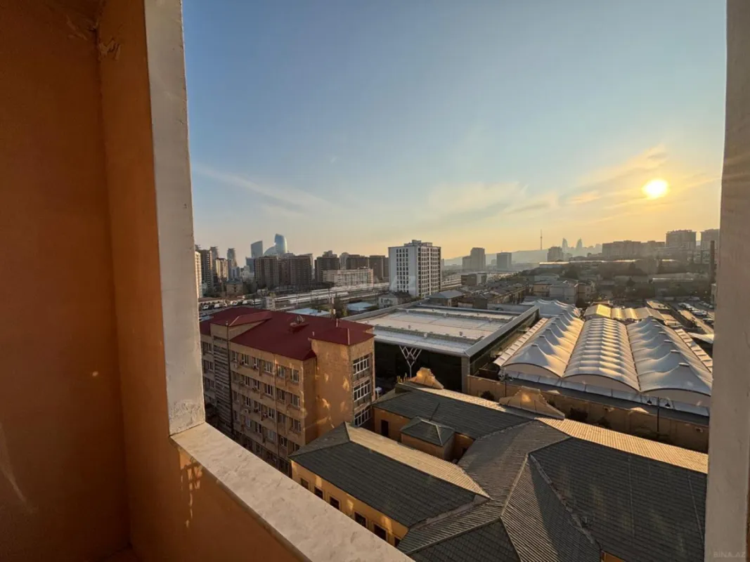 Satılır 3 otaqlı mənzil 168 m²