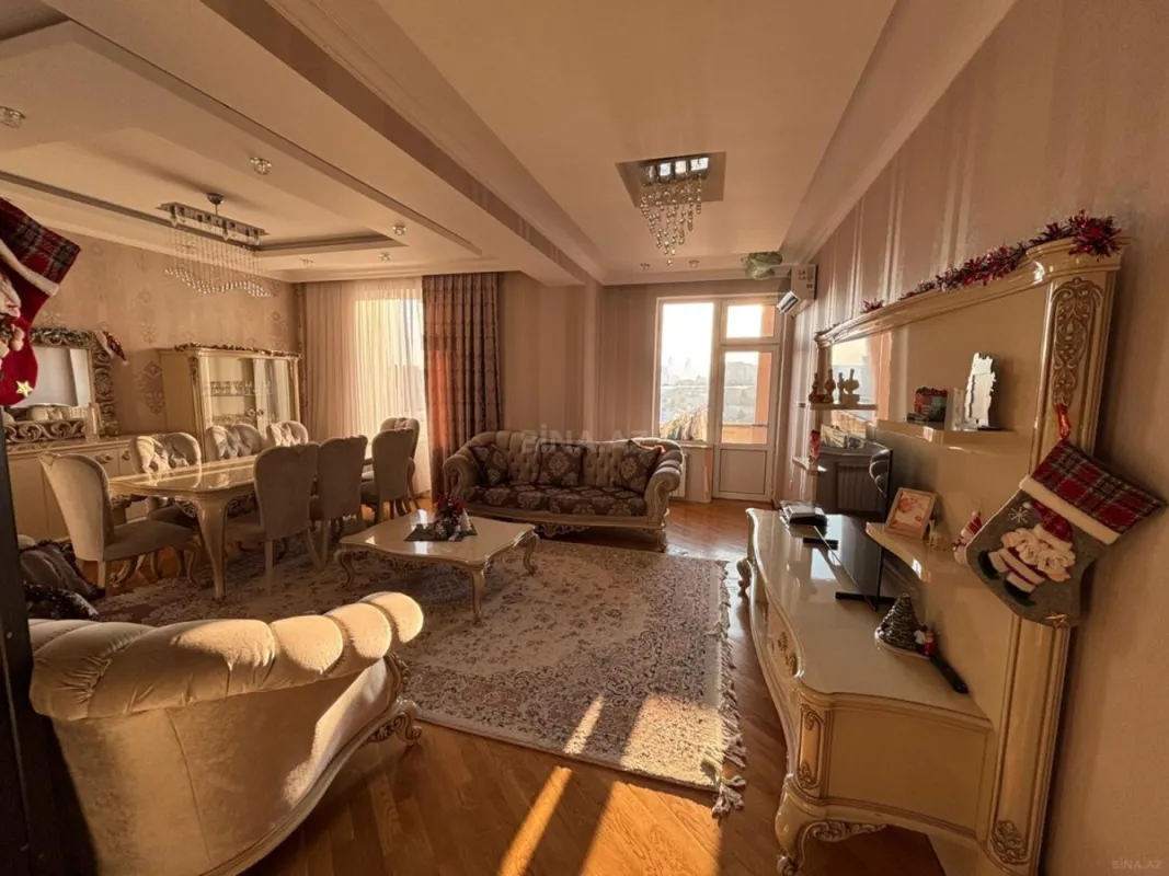 Satılır 3 otaqlı mənzil 168 m²