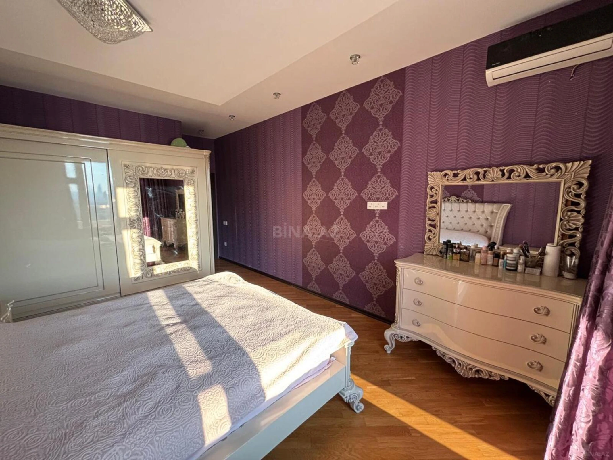 Satılır 3 otaqlı mənzil 168 m²