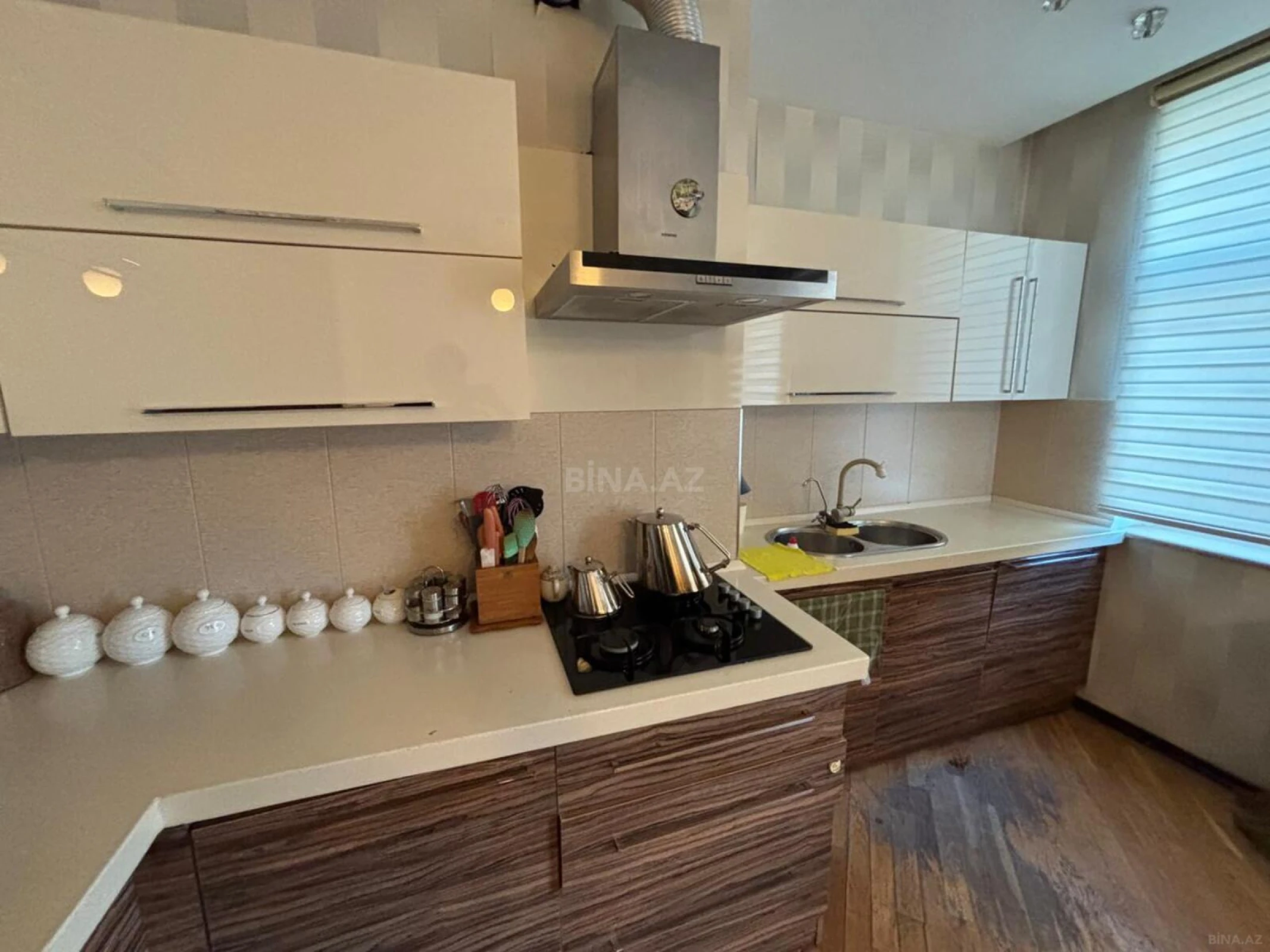 Satılır 3 otaqlı mənzil 168 m²