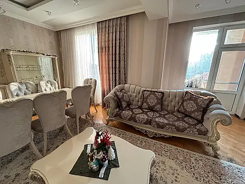 Satılır 3 otaqlı mənzil 168 m²