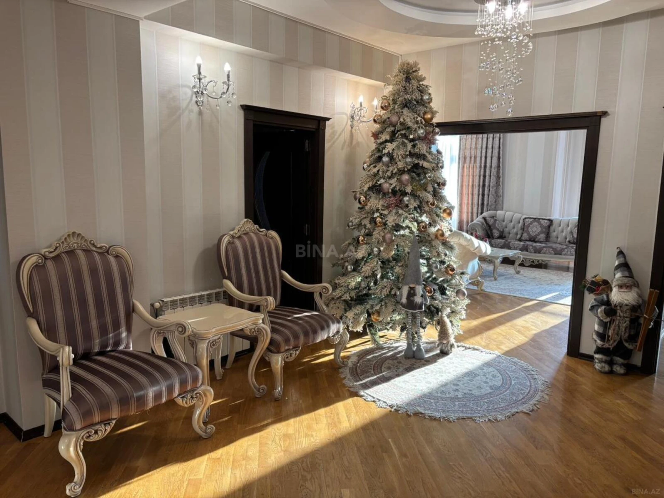 Satılır 3 otaqlı mənzil 168 m²