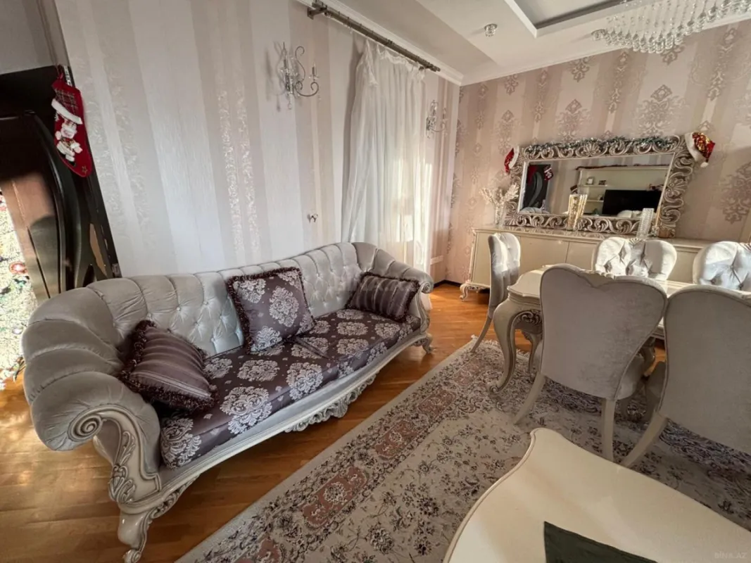 Satılır 3 otaqlı mənzil 168 m²