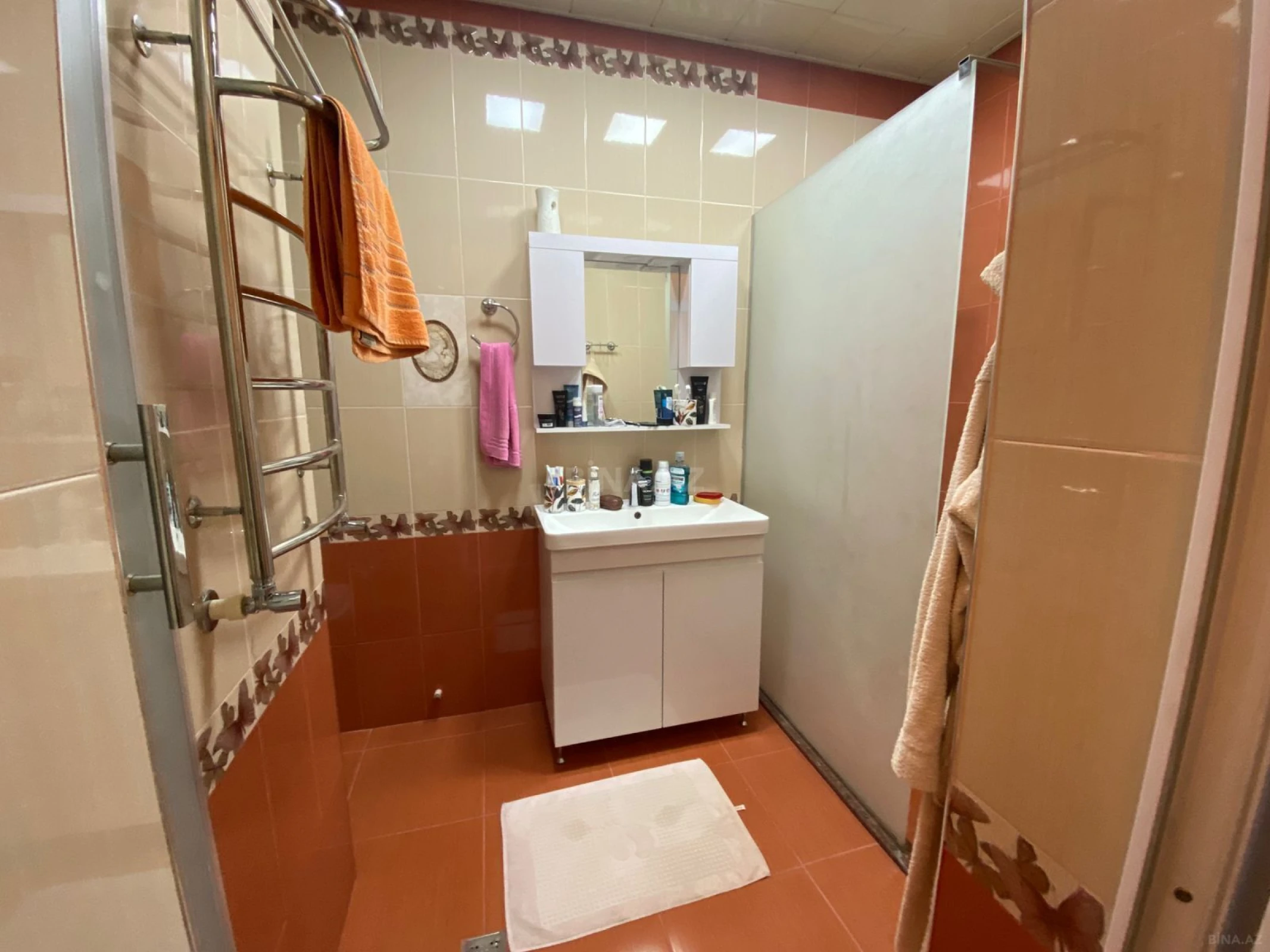 Satılır 2 otaqlı mənzil 67 m²