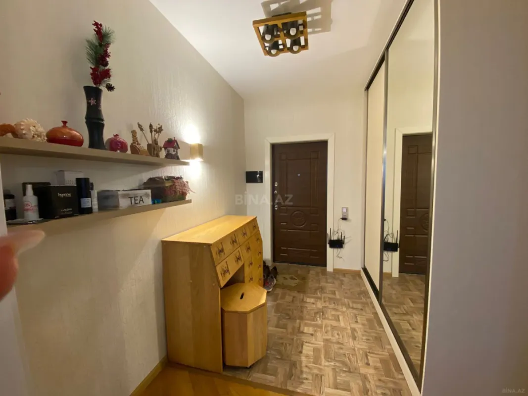 Satılır 2 otaqlı mənzil 67 m²