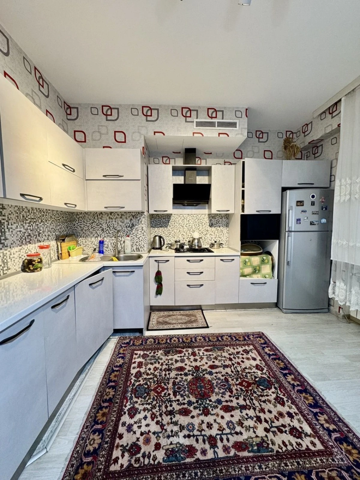Satılır 2 otaqlı mənzil 85 m²