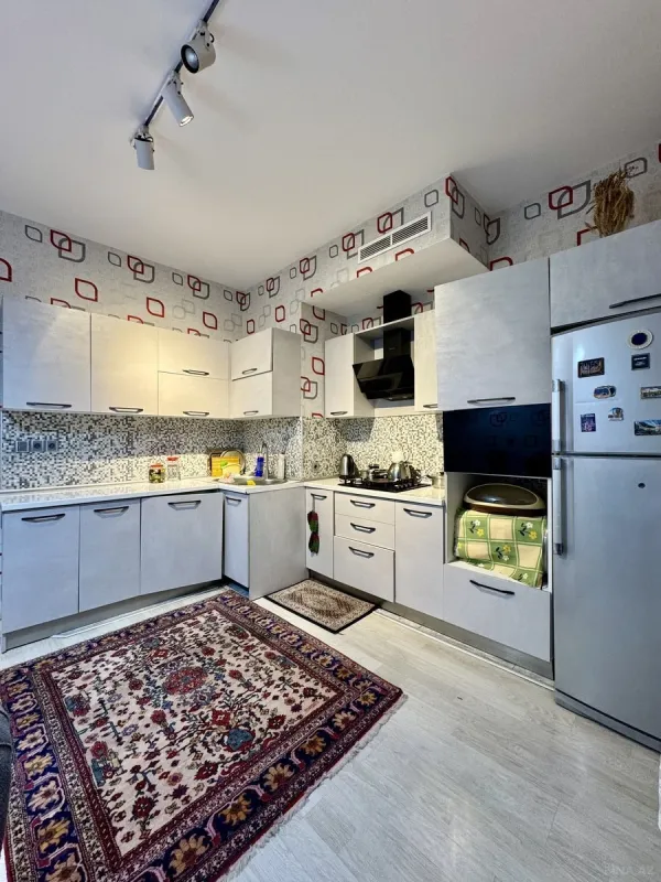 Satılır 2 otaqlı mənzil 85 m²