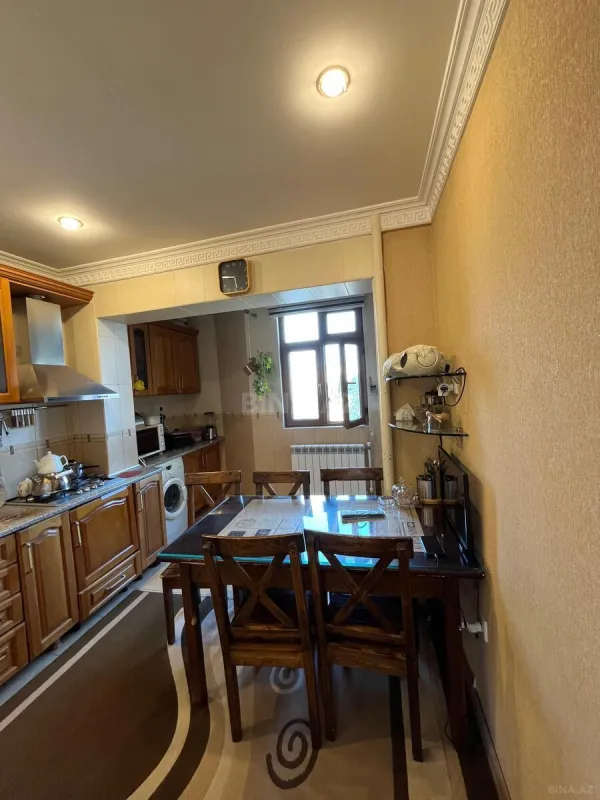 Satılır 4 otaqlı mənzil 120 m²
