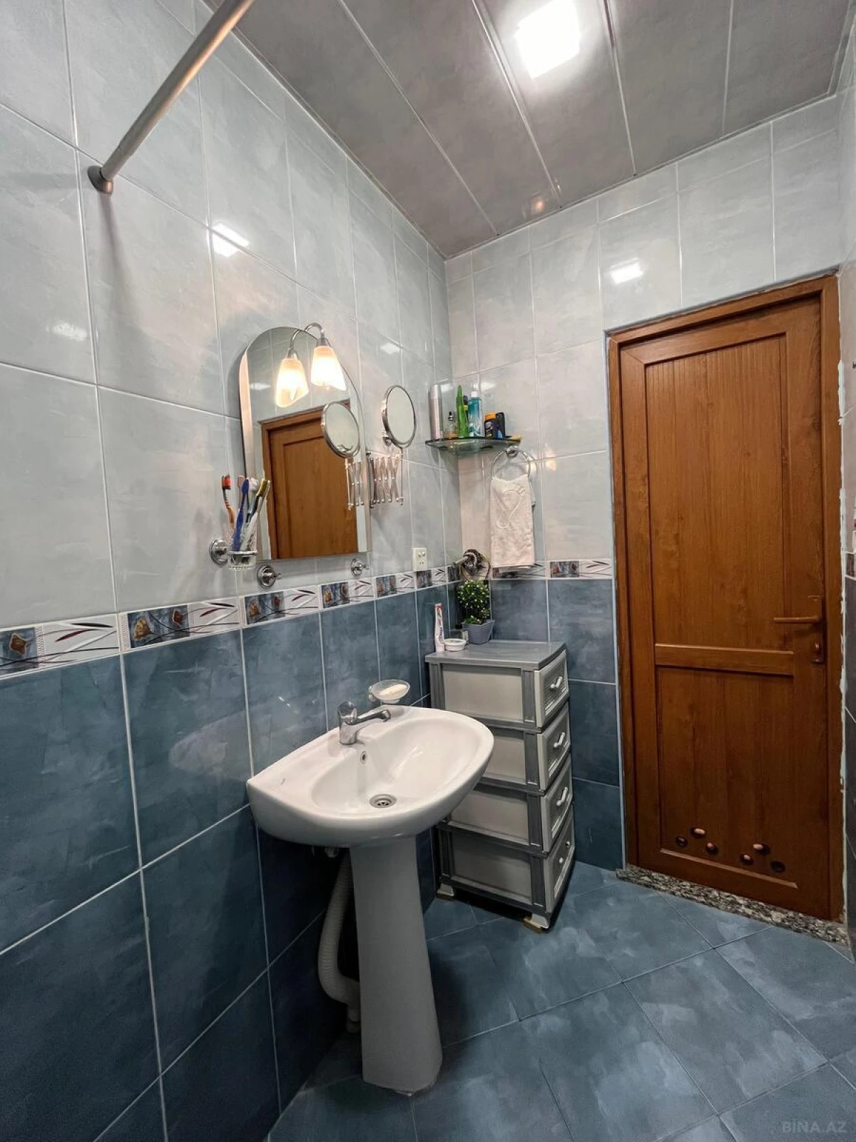 Satılır 4 otaqlı mənzil 120 m²