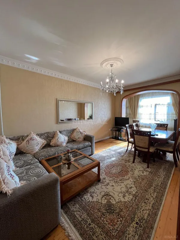 Satılır 4 otaqlı mənzil 120 m²