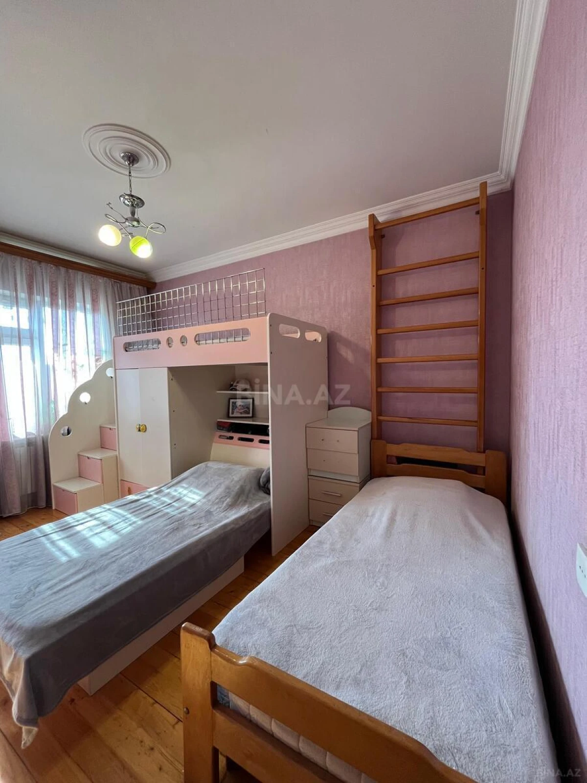 Satılır 4 otaqlı mənzil 120 m²