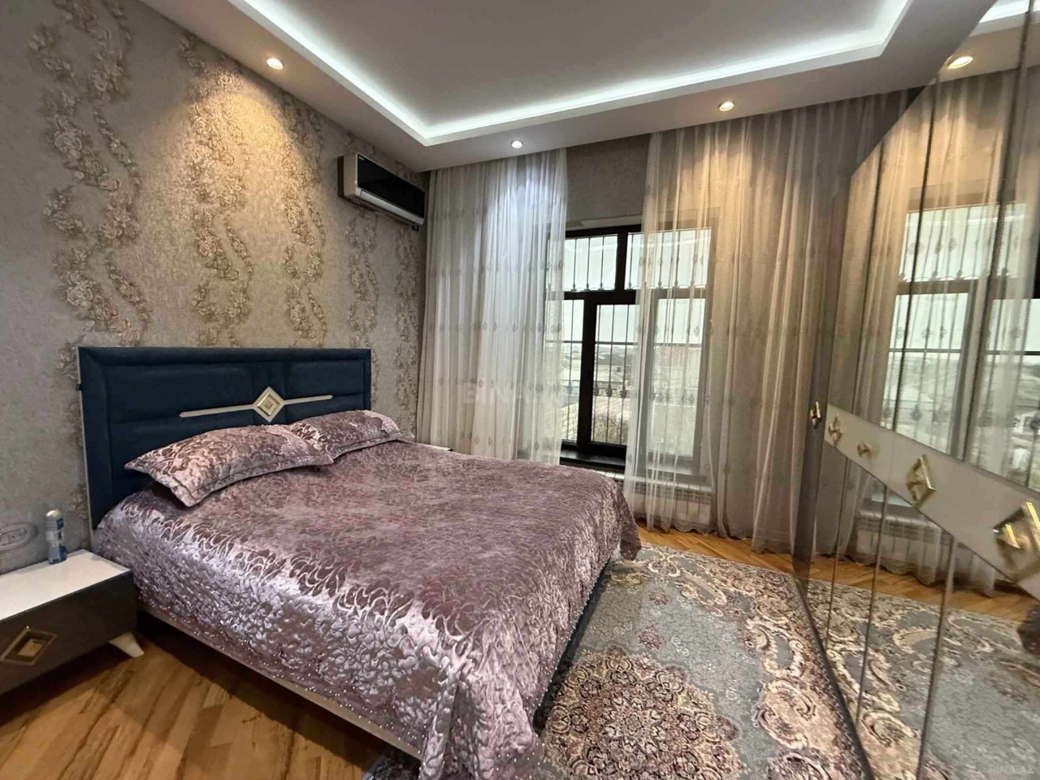 Satılır 4 otaqlı həyət evi 200 m²