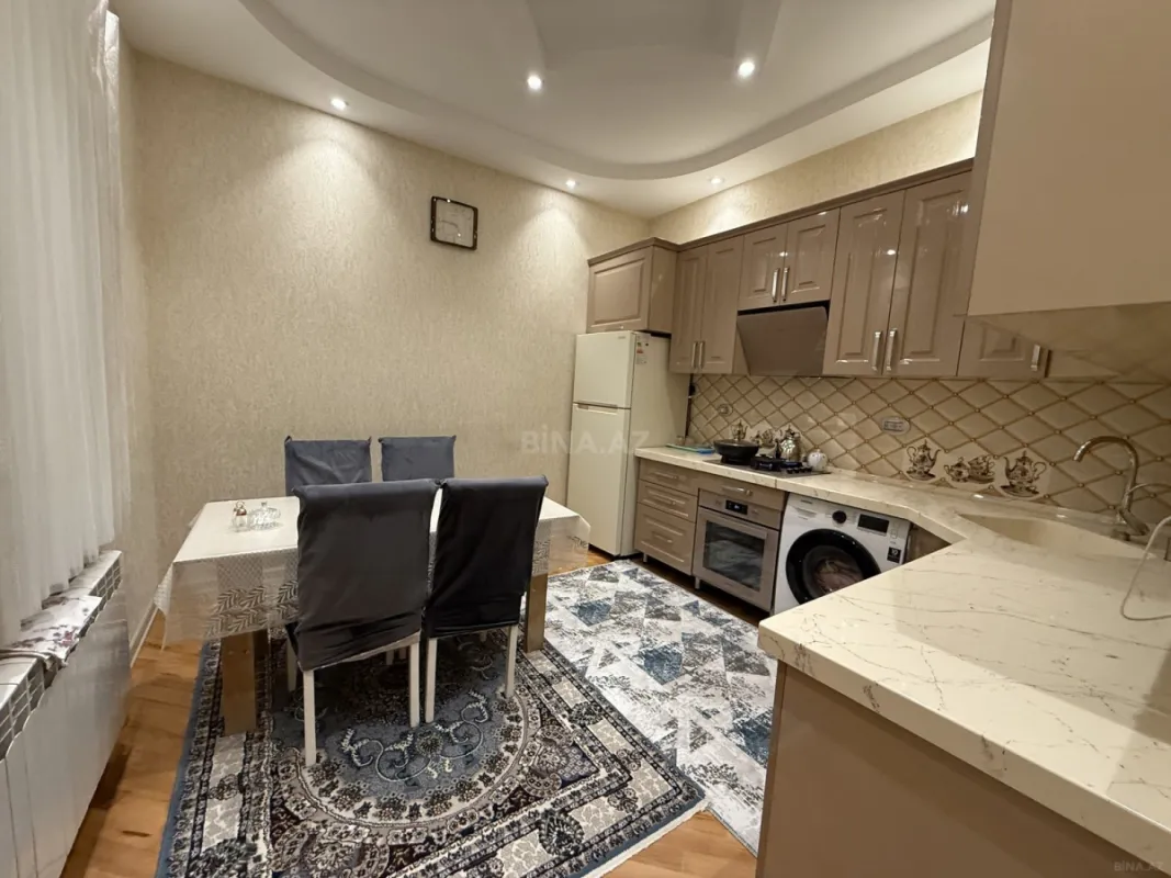 Satılır 4 otaqlı həyət evi 200 m²