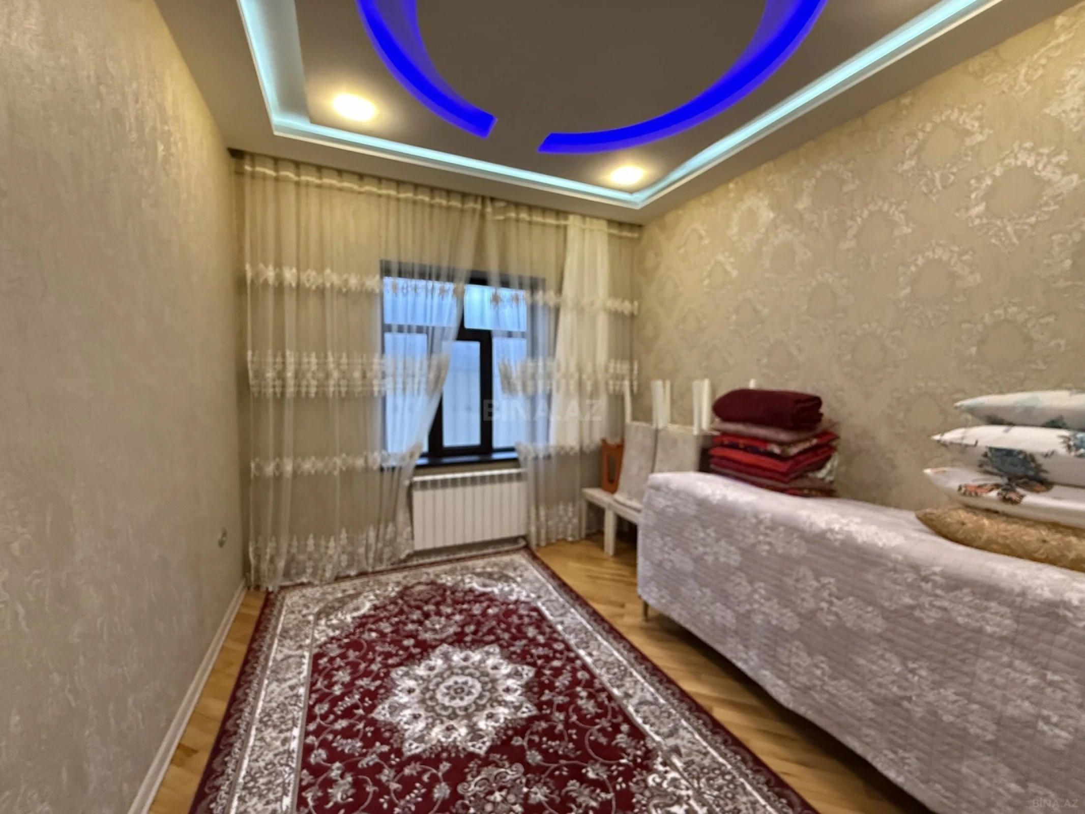 Satılır 4 otaqlı həyət evi 200 m²