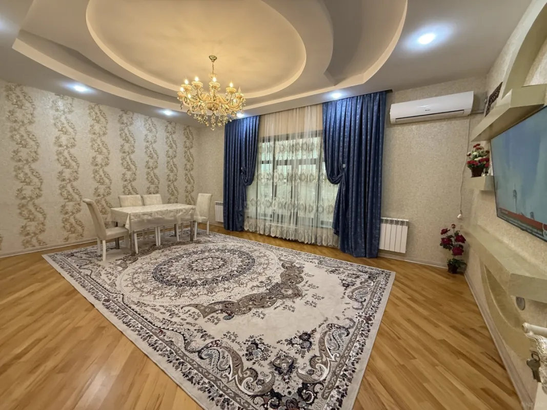 Satılır 4 otaqlı həyət evi 200 m²