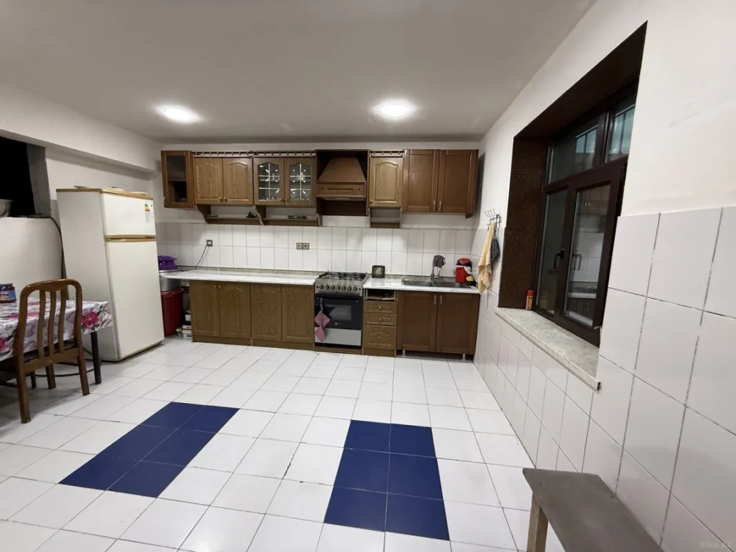 Satılır 4 otaqlı həyət evi 200 m²