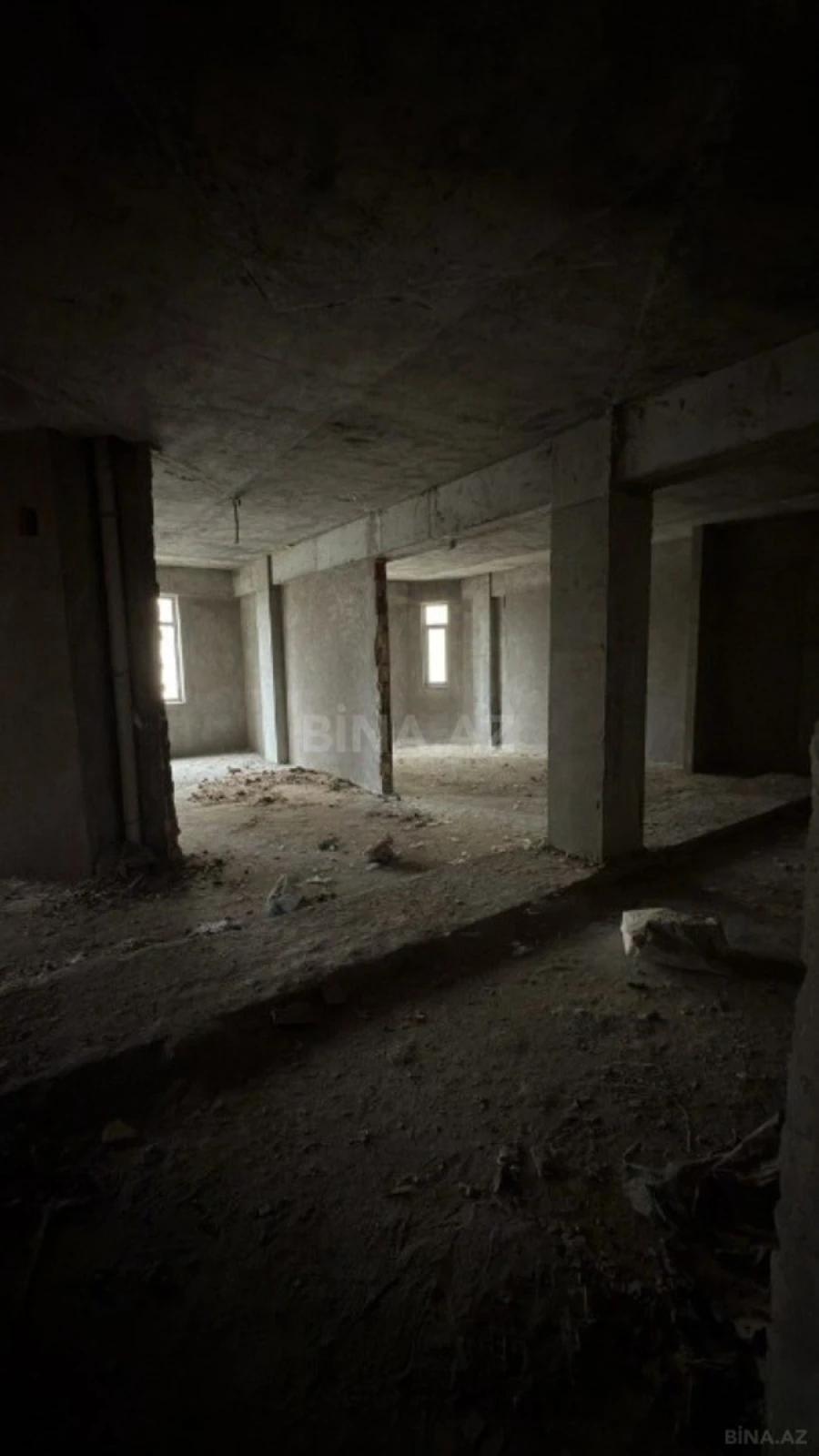 Satılır 5 otaqlı mənzil 225 m²