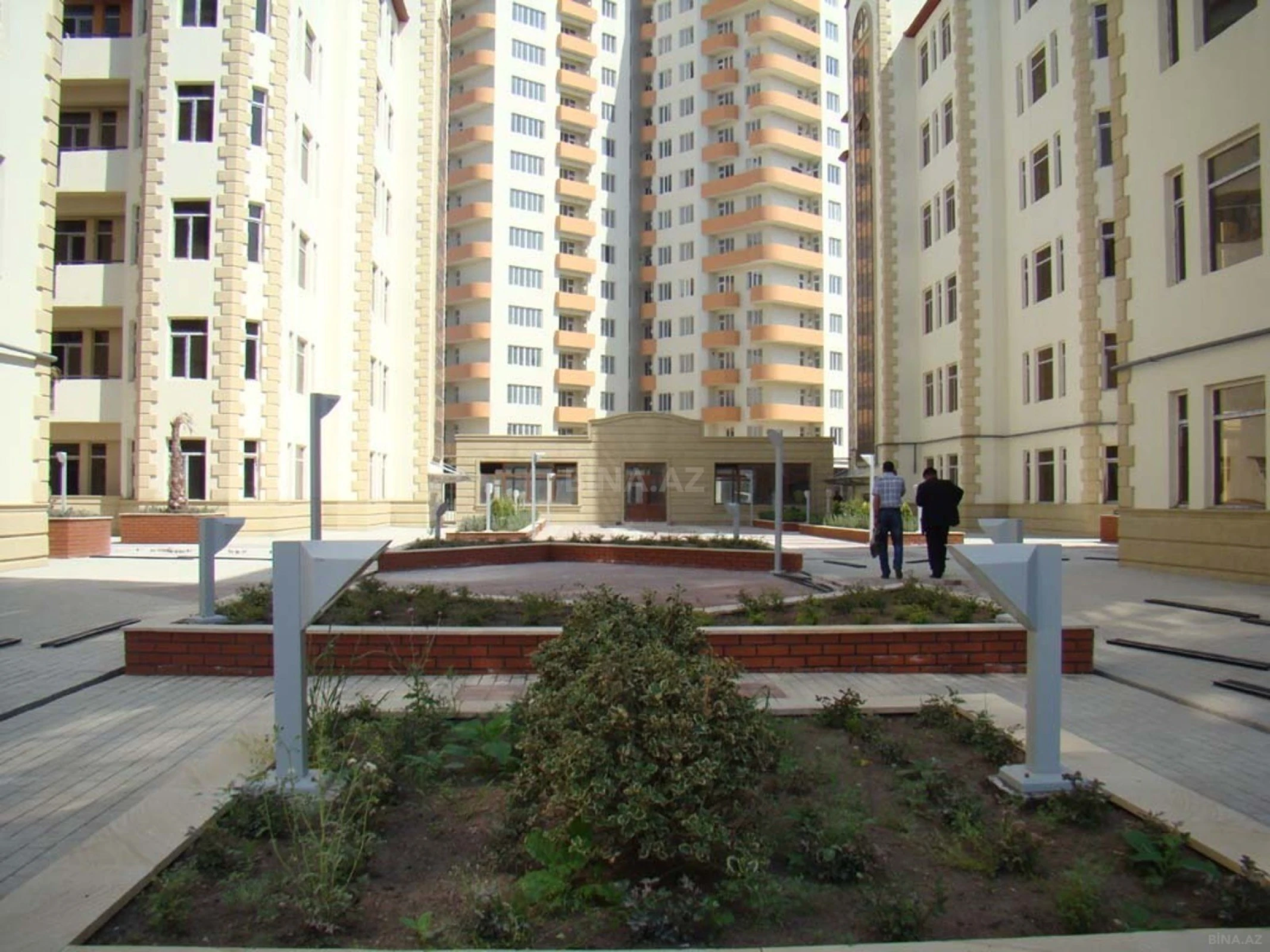 Satılır 5 otaqlı mənzil 225 m²
