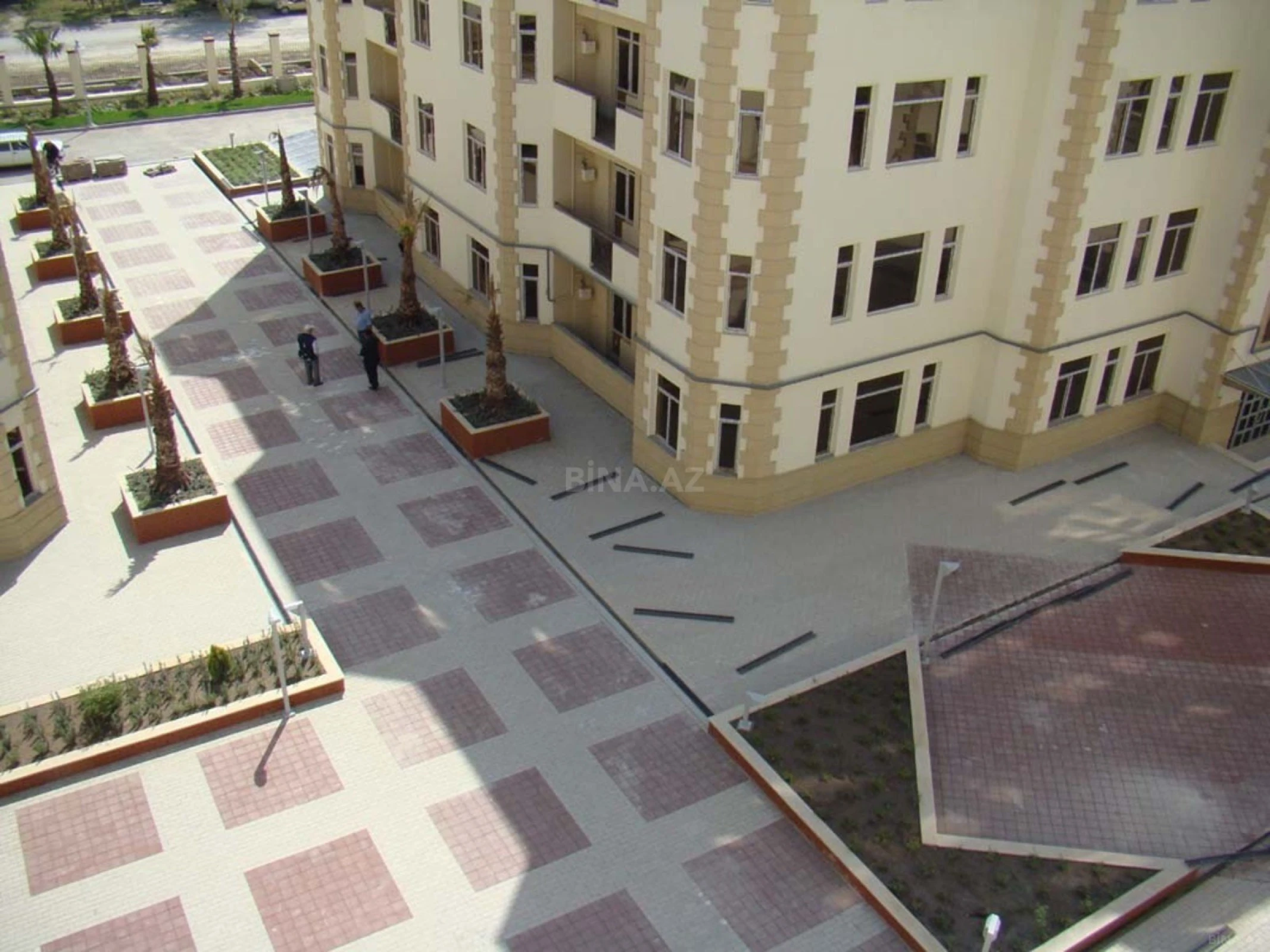 Satılır 5 otaqlı mənzil 225 m²