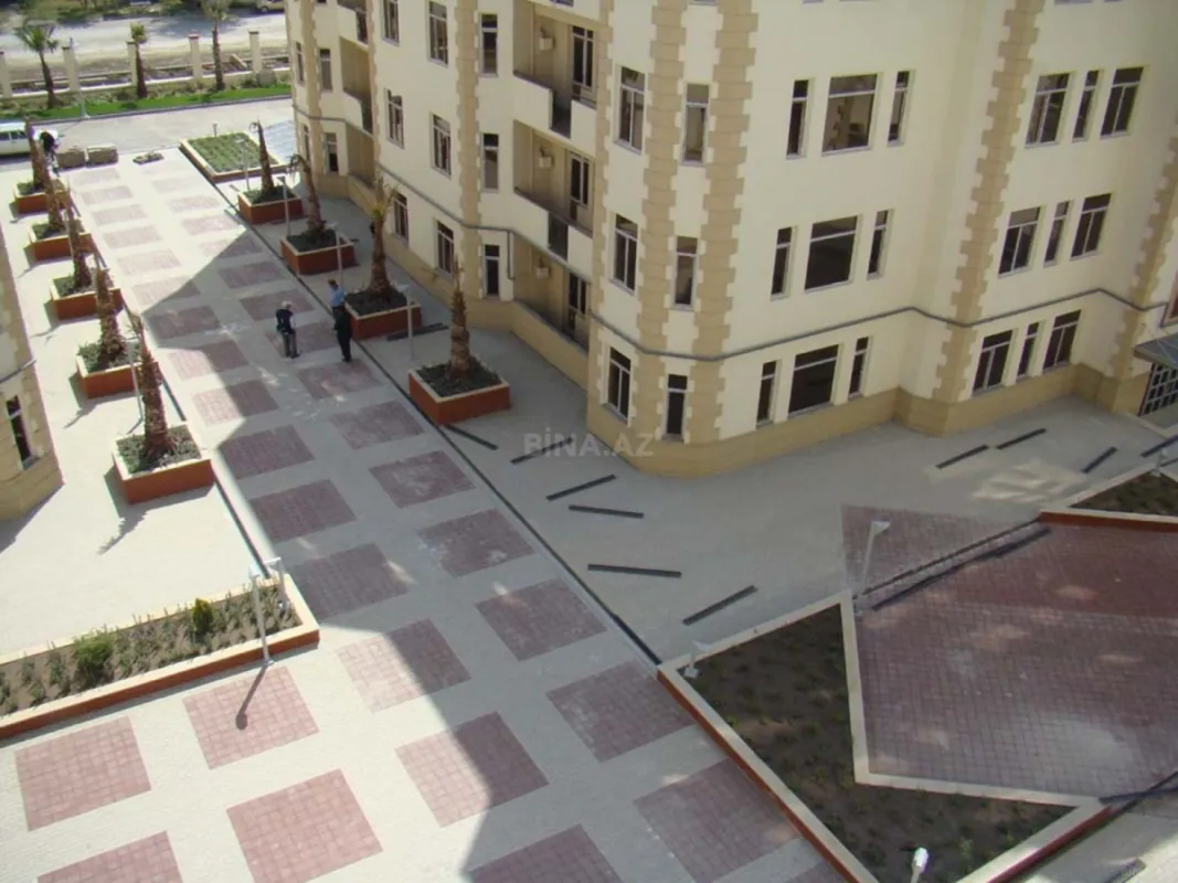 Satılır 5 otaqlı mənzil 225 m²