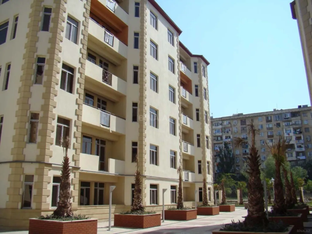 Satılır 5 otaqlı mənzil 225 m²
