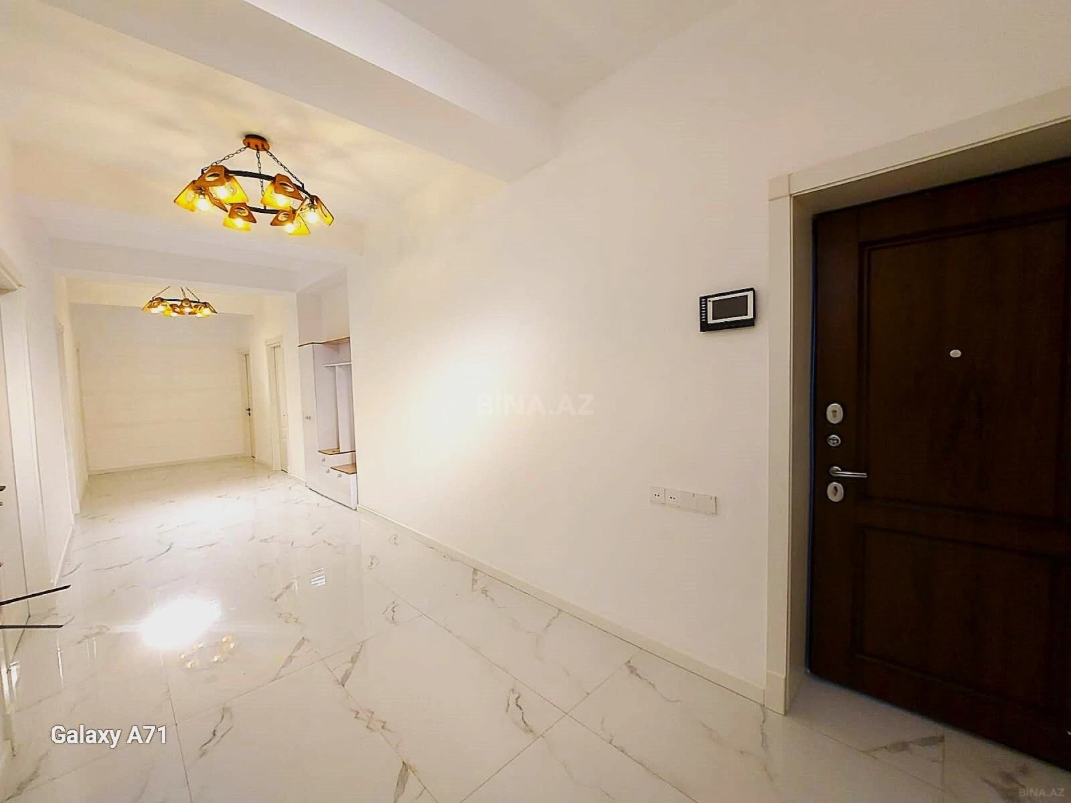 Satılır 4 otaqlı mənzil 185 m²