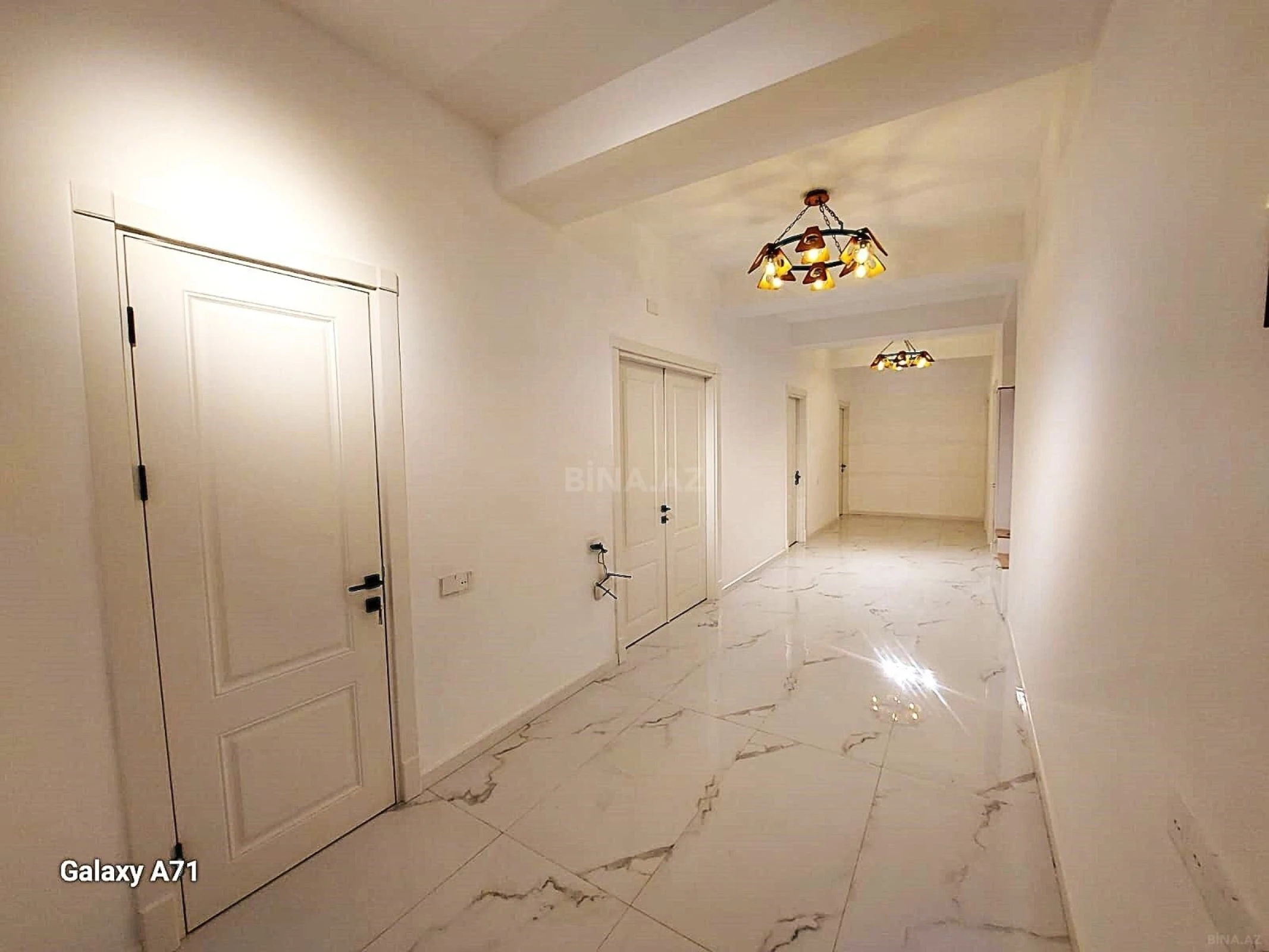 Satılır 4 otaqlı mənzil 185 m²