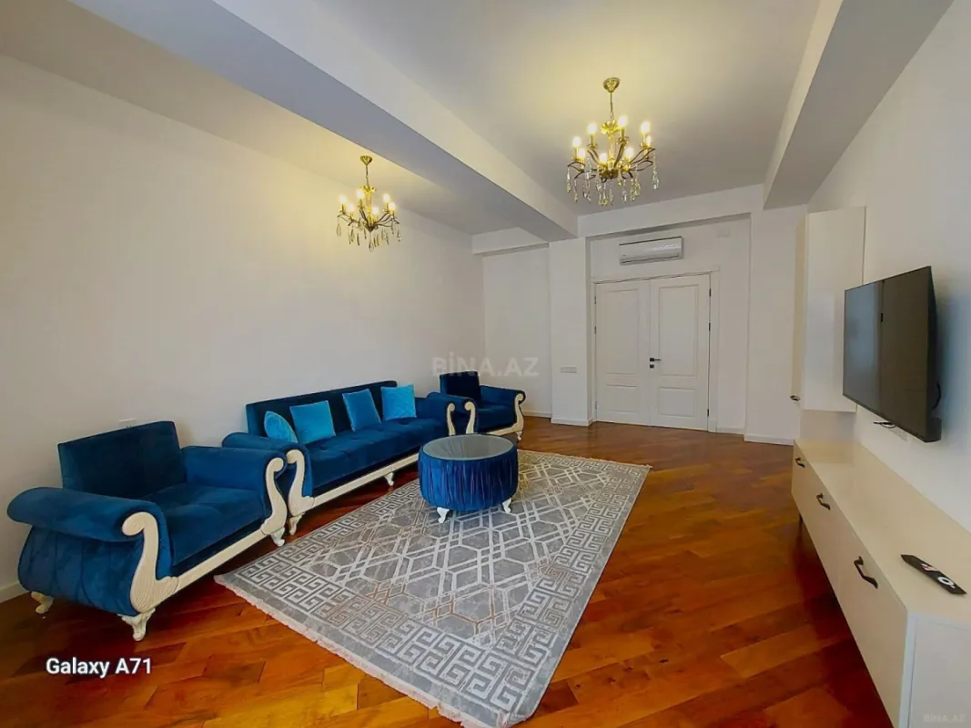 Satılır 4 otaqlı mənzil 185 m²