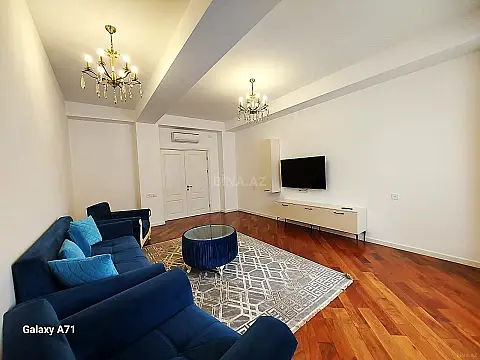 Satılır 4 otaqlı mənzil 185 m²