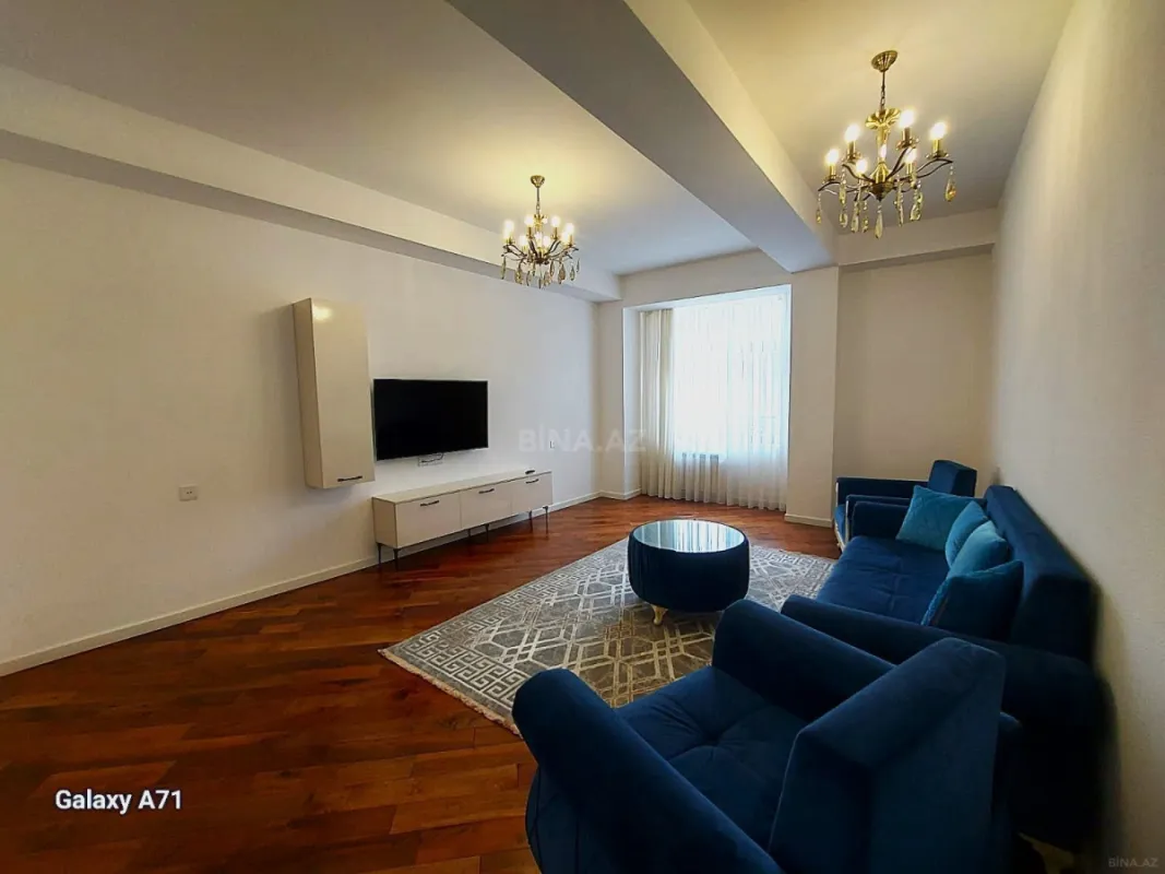 Satılır 4 otaqlı mənzil 185 m²