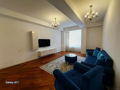 Satılır 4 otaqlı mənzil 185 m²